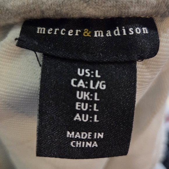 Mercer & Madison Light Gray Qulited Mini Skirt Size L - Picture 4 of 4